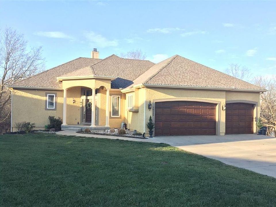 1st image of 15285 Linden Ct