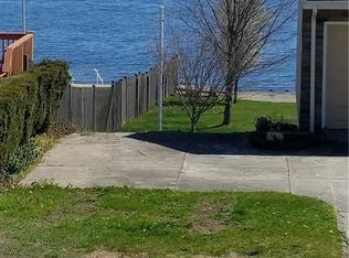 29 King Philip Ave, Bristol, RI 02809