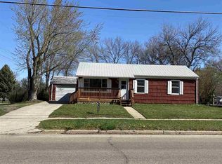 904 16th Ave SW, Minot, ND 58701