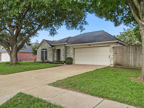 3rd image of 7215 Pembrough Ln