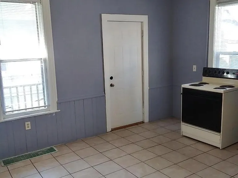 999 Burr St #1 — Photo 11