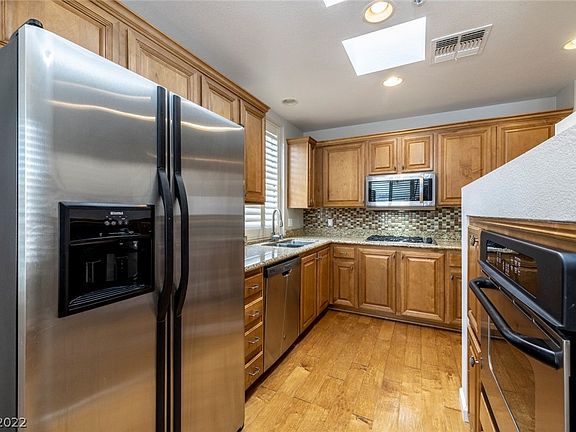 5th image of 43 Agate Ave #505