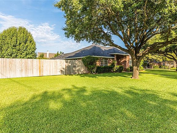 2nd image of 500 Meadowland Dr