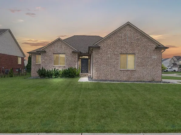 29372 Jennifer Dr, Chesterfield, MI 48051