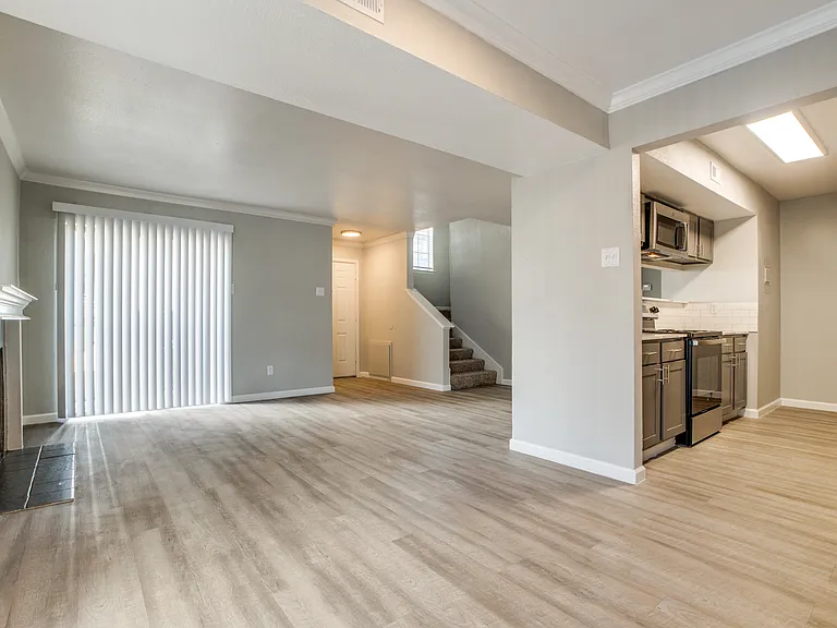 The Sutton Apartments — Photo 21