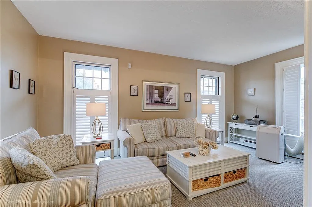4 bed, 2.5 bath, 2947 sqft, $3,600 — Photo 3