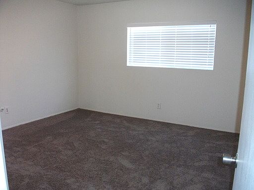 4th image of 13610 Klondike Ave