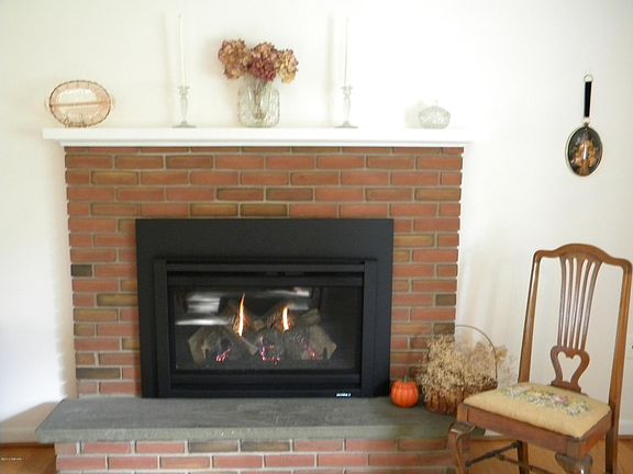 5th image of 445 W Highland Ave S