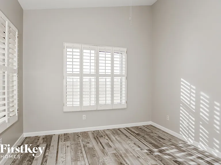 11029 W Almeria Rd — Photo 12