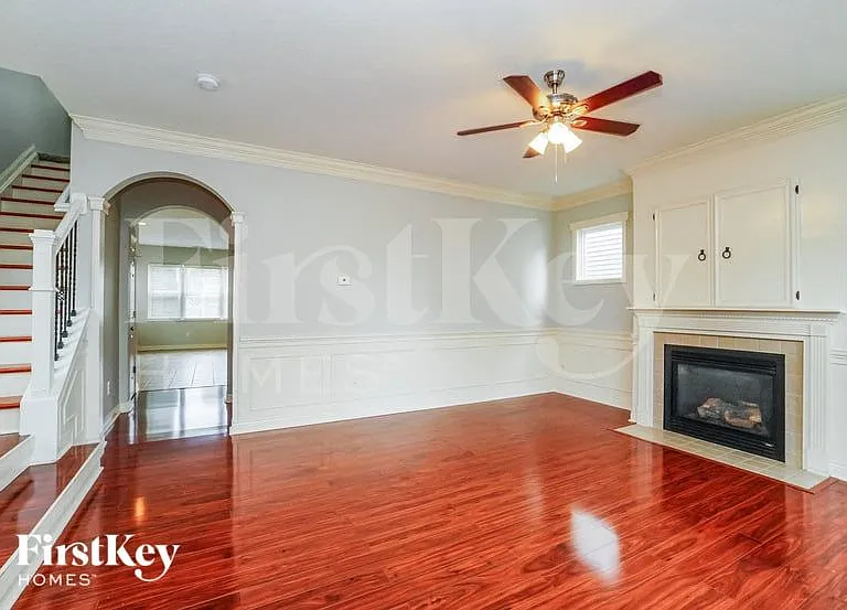 5620 Cardin Blvd — Photo 3