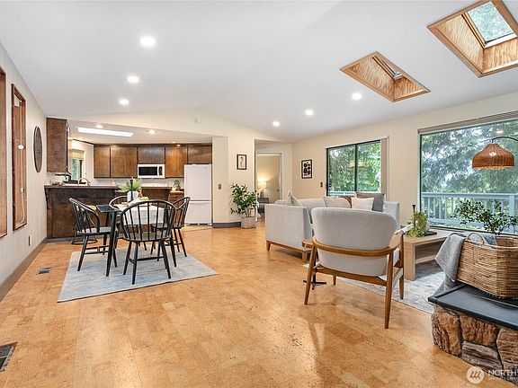 4th image of 13 N Summit Drive