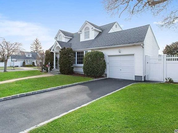 3rd image of 2 Beechwood Pl