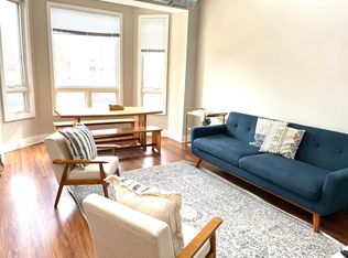 870 N Orleans St #ID1069904P, Chicago, IL 60610