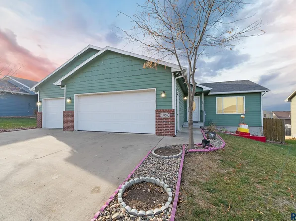 1205 N Broken Bow Ave, Sioux Falls, SD 57103