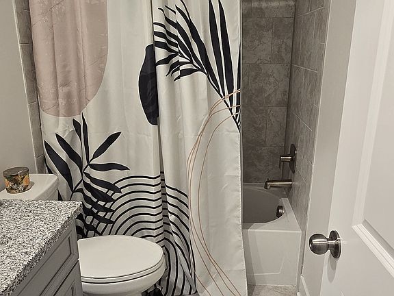 4th image of 10927 Drummond Pl