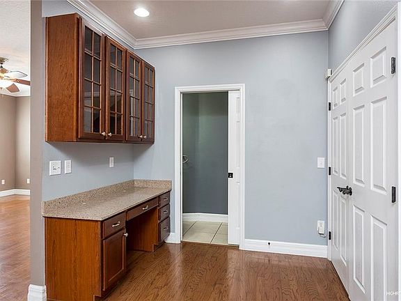 4th image of 1800 E Marks St #1