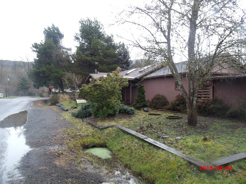 1st image of 101 6th St W