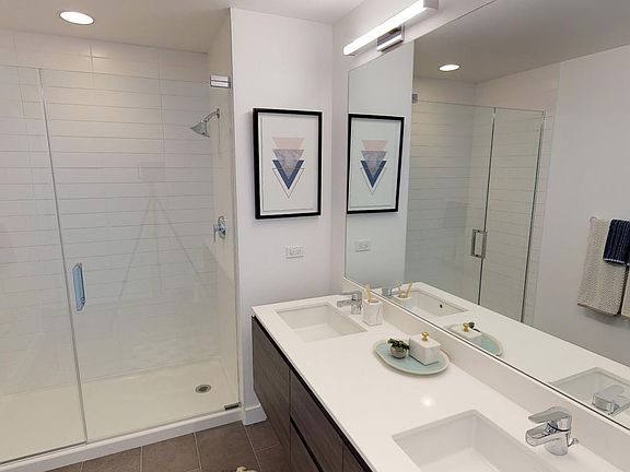 5th image of 105 W Kinzie St #708