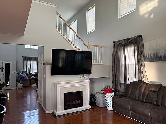 3rd image of 4 Aster Ct