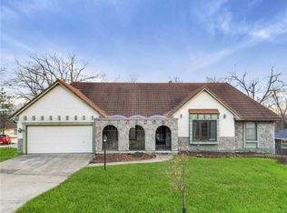 513 NW Briarcliff Rd, Kansas City, MO 64116