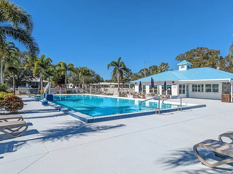 29 Beachfront Ln — Photo 2