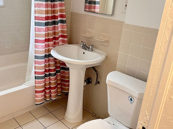 3rd image of 185 Goldsmith Ave #2