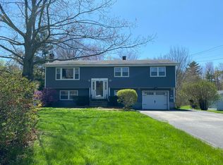 17 Canterbury Rd, Brewer, ME 04412