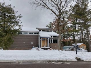 97 Dunder Rd, Burlington, VT 05401