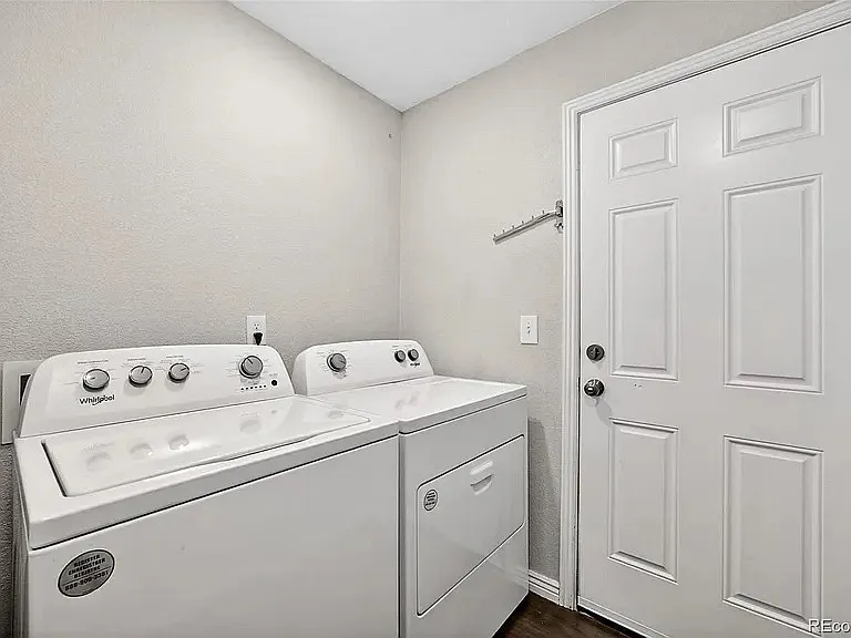 1904 Greenbriar Ct — Photo 9
