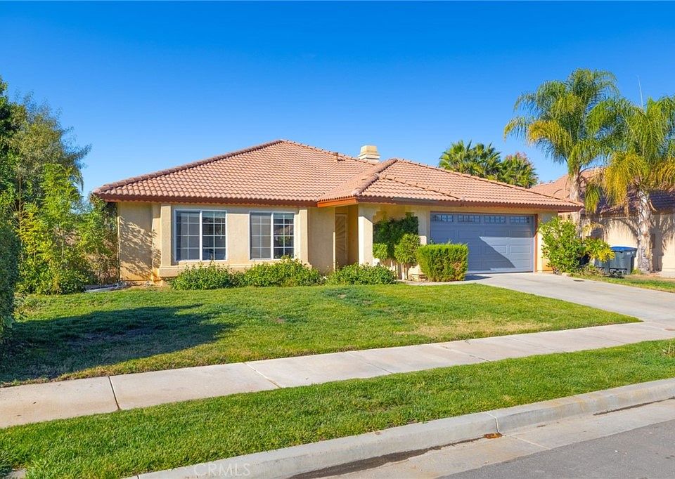 1st image of 833 Empressa Ct