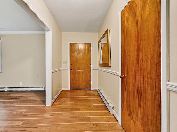 5th image of 805 N Shanks St
