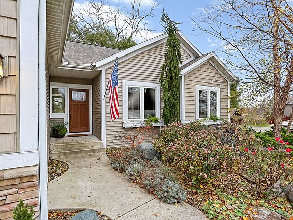 5th image of 1341 Feldspar Ave