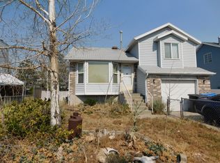 5707 S Esprit Dr W, Salt Lake City, UT 84118