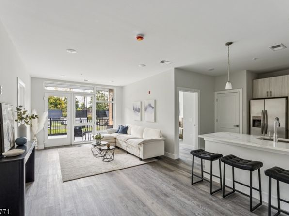 140 W Webster Ave #222