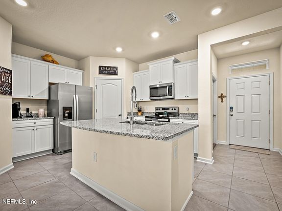 4th image of 230 PASADENA Drive