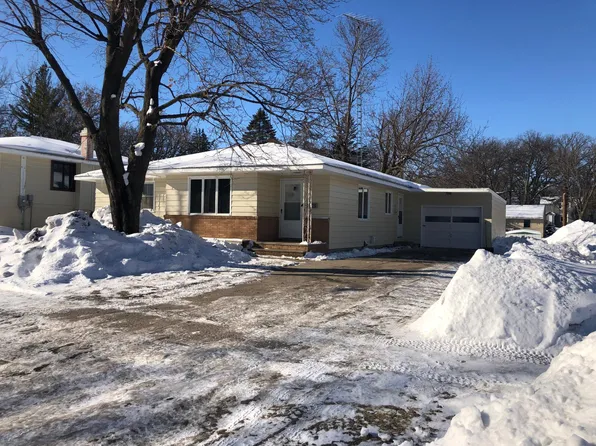 501 4th St NE, Waseca, MN 56093