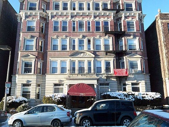 133 Peterborough Exterior (2)