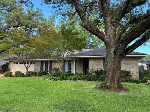 7317 Camelback Dr, Shreveport, LA 71105