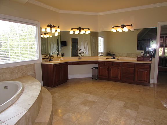 3rd image of 2538 Howerton Ct