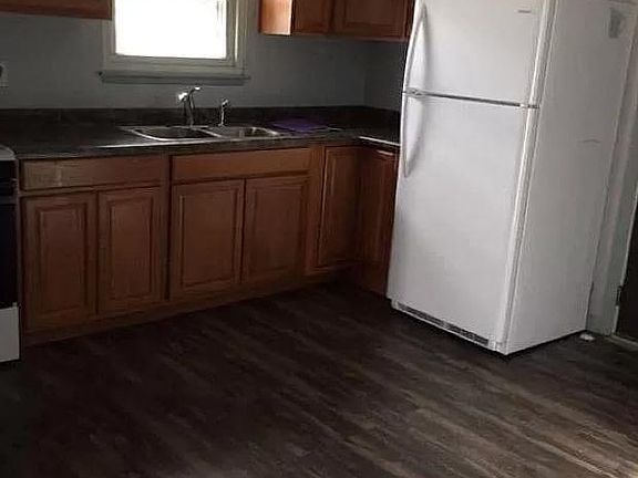 4th image of 2314 Eastmoreland Ave