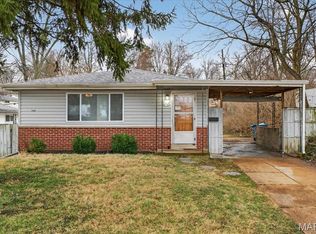 212 Lakeside Dr, Ballwin, MO 63021