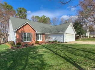 2071 Westminster Ln, Matthews, NC 28104