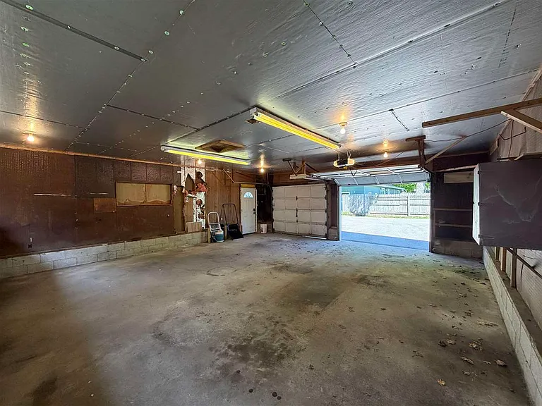 308 W Upright St #1 — Photo 15