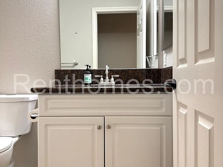 2760 Farragut Rd #113 — Photo 18
