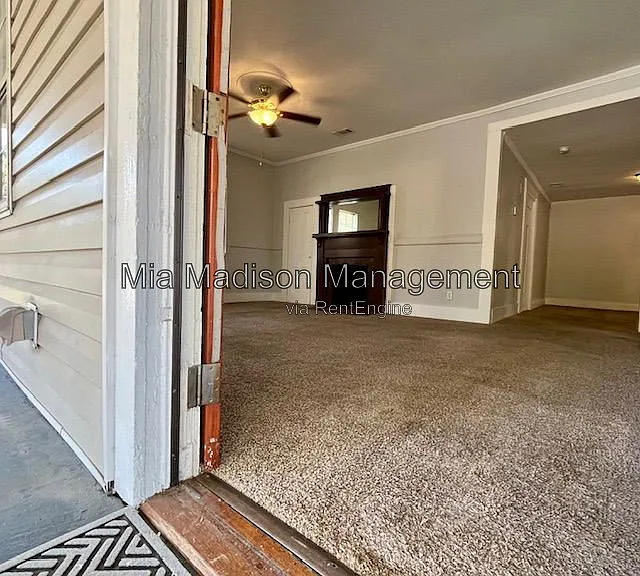 211 W 59th St #A — Photo 3