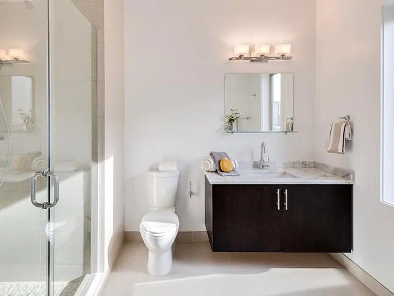 Standing shower