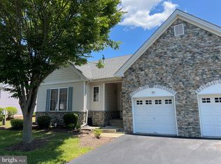 31 Meadowlark Dr, Hamilton, NJ 08690