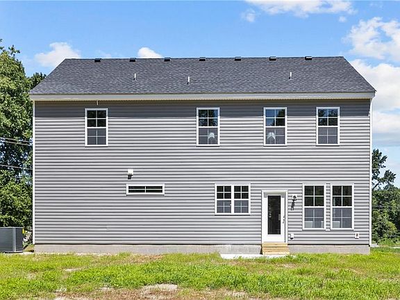 3rd image of 455 Mill St