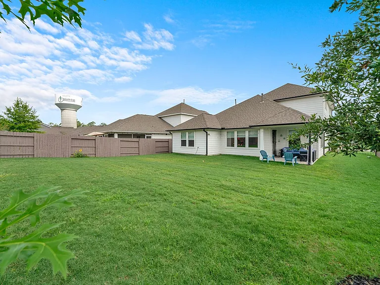 2503 Hagerman Ct — Photo 5