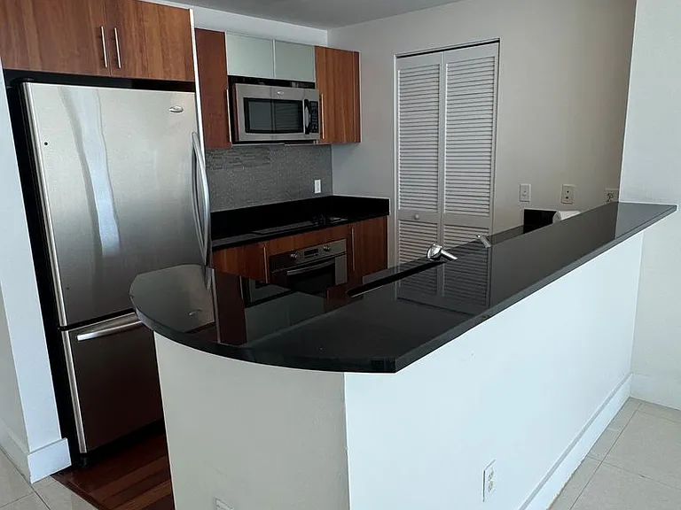 300 S Biscayne Blvd #3212 — Photo 2
